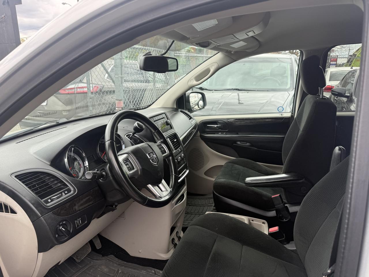 2012 Dodge Grand Caravan *** 3 YEAR WARRANTY INCLUDED *** Photo