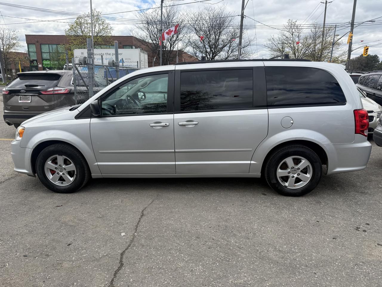 2012 Dodge Grand Caravan *** 3 YEAR WARRANTY INCLUDED *** Photo