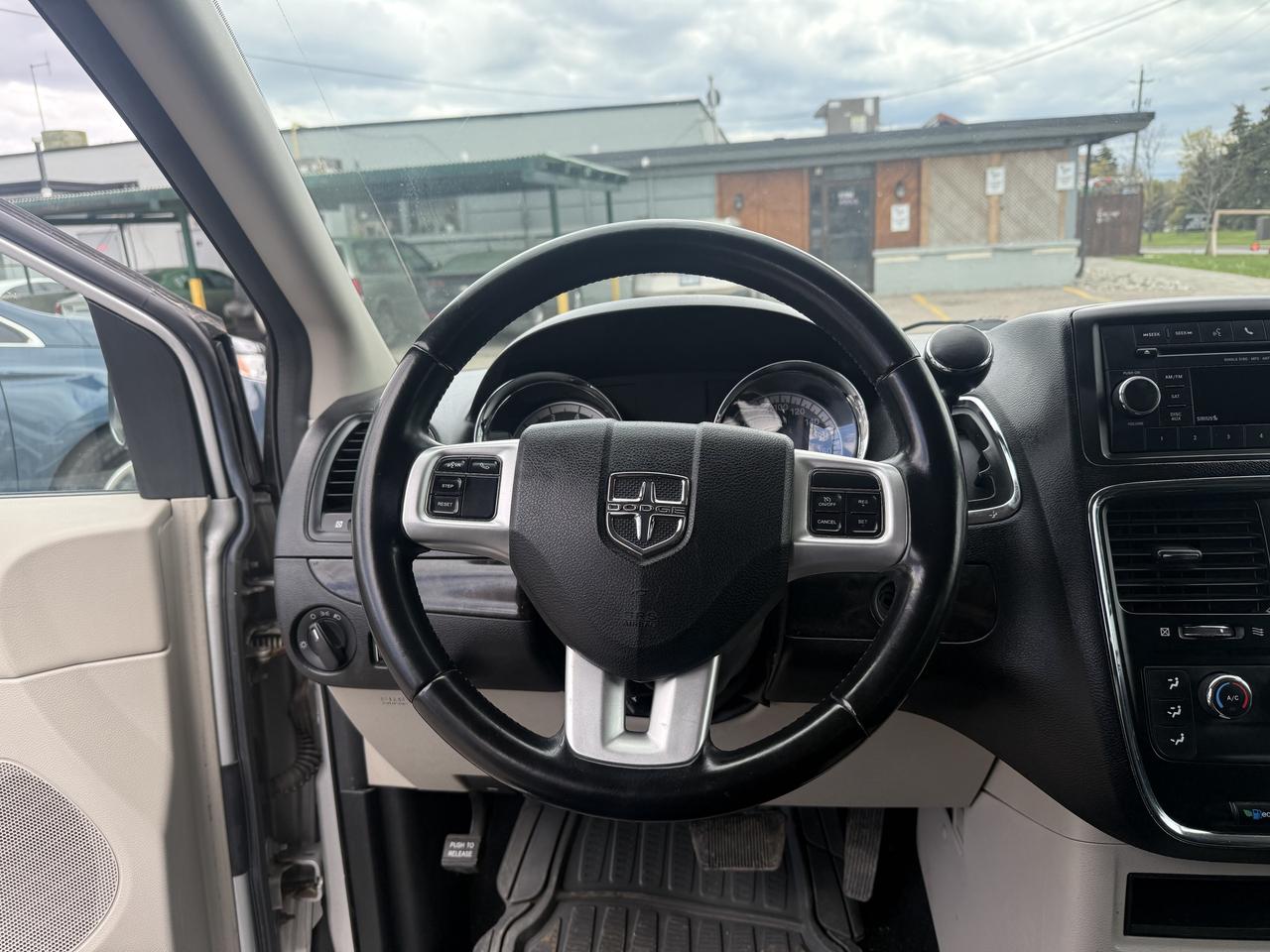 2012 Dodge Grand Caravan *** 3 YEAR WARRANTY INCLUDED *** Photo