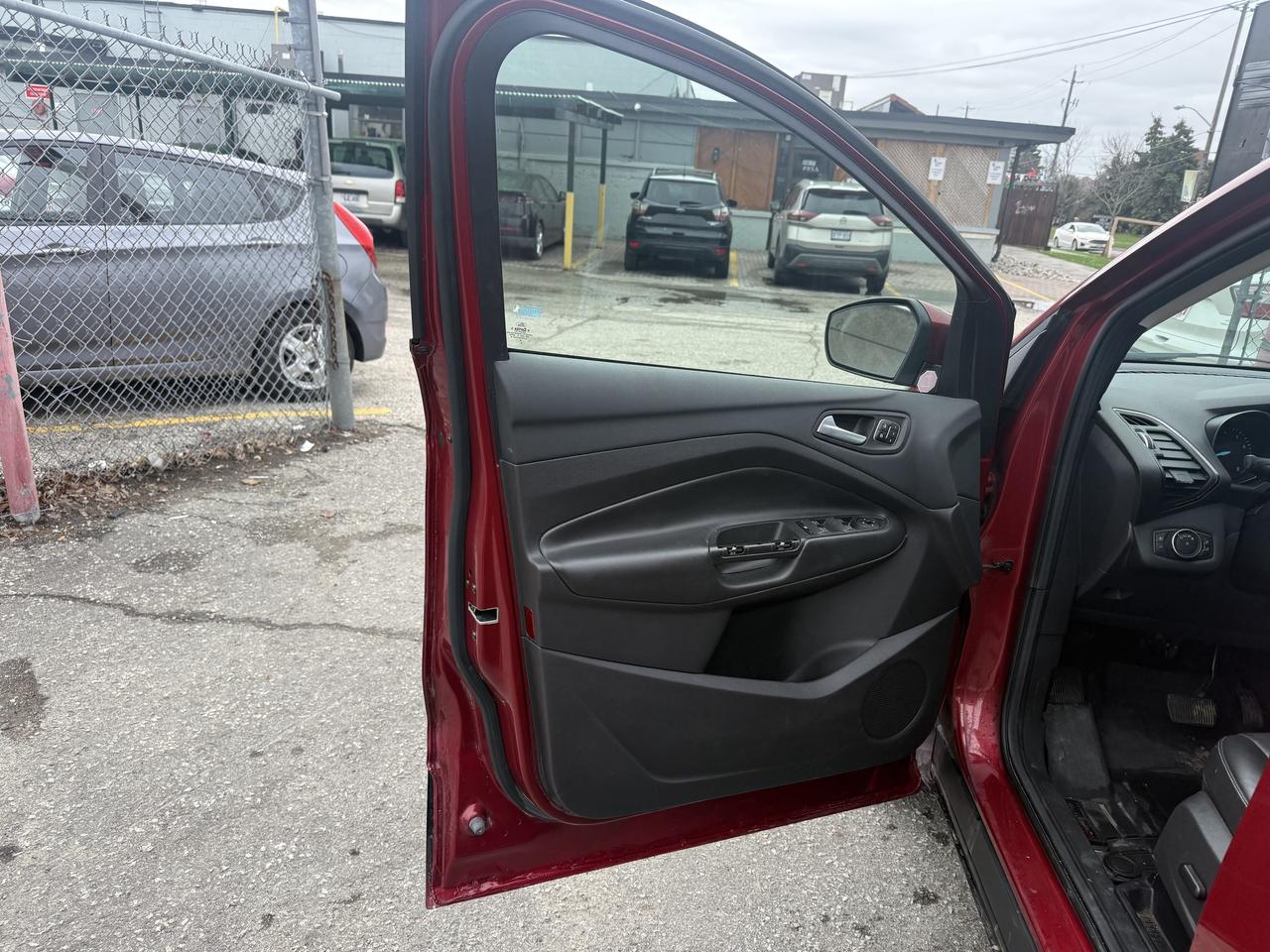 2017 Ford Escape *** 3 YEAR WARRANTY INCLUDED *** Photo