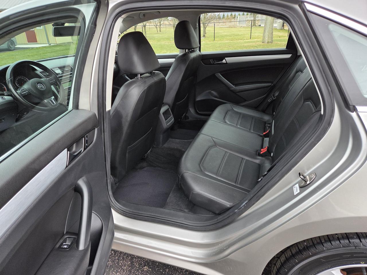 2012 Volkswagen Passat 2.0 TDI Auto Comfortline, Drives Great, Must See! Photo