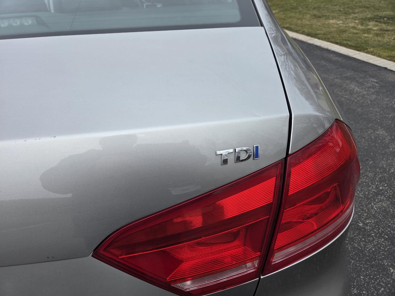 2012 Volkswagen Passat 2.0 TDI Auto Comfortline, Drives Great, Must See! Photo