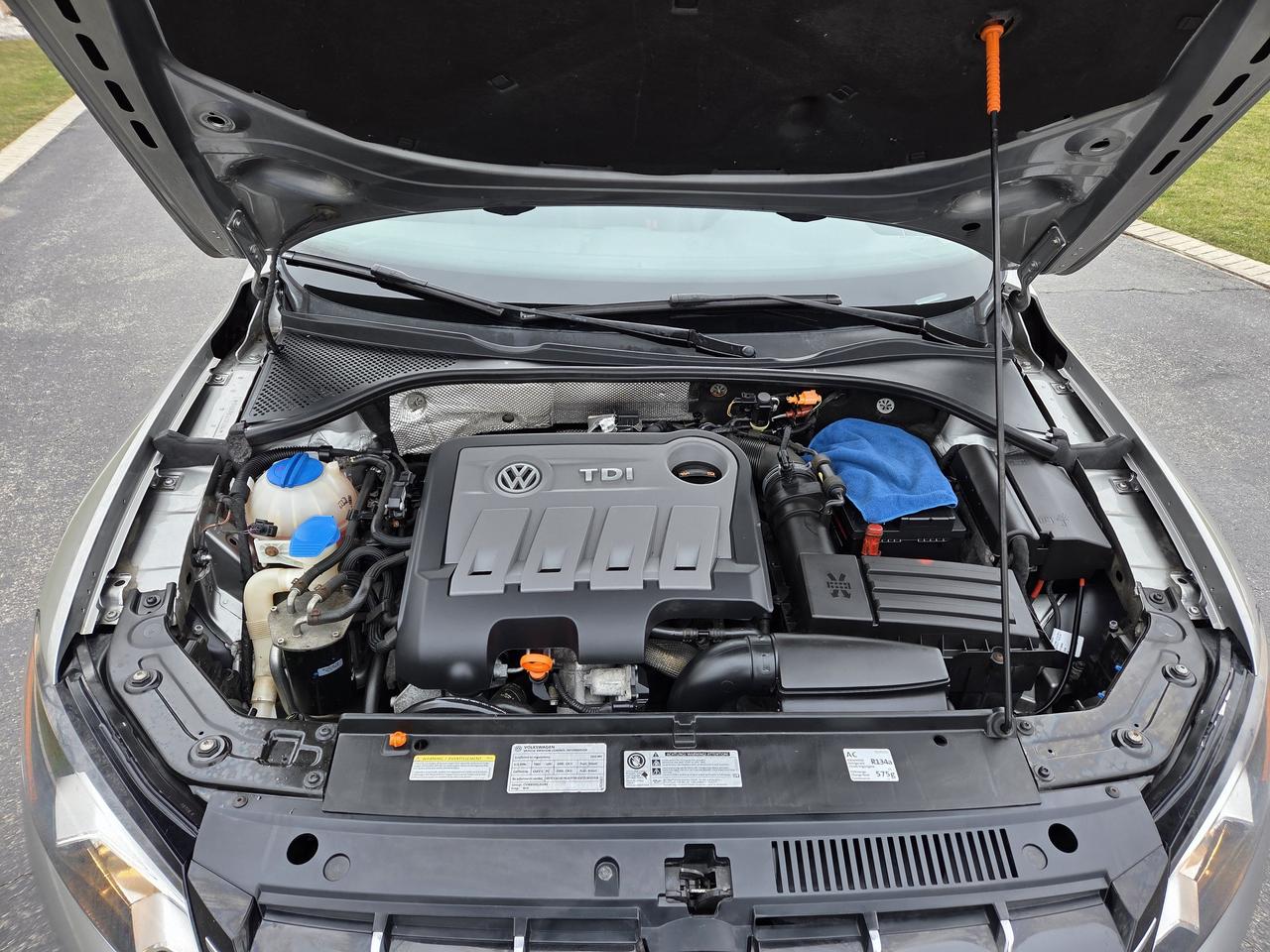 2012 Volkswagen Passat 2.0 TDI Auto Comfortline, Drives Great, Must See! Photo