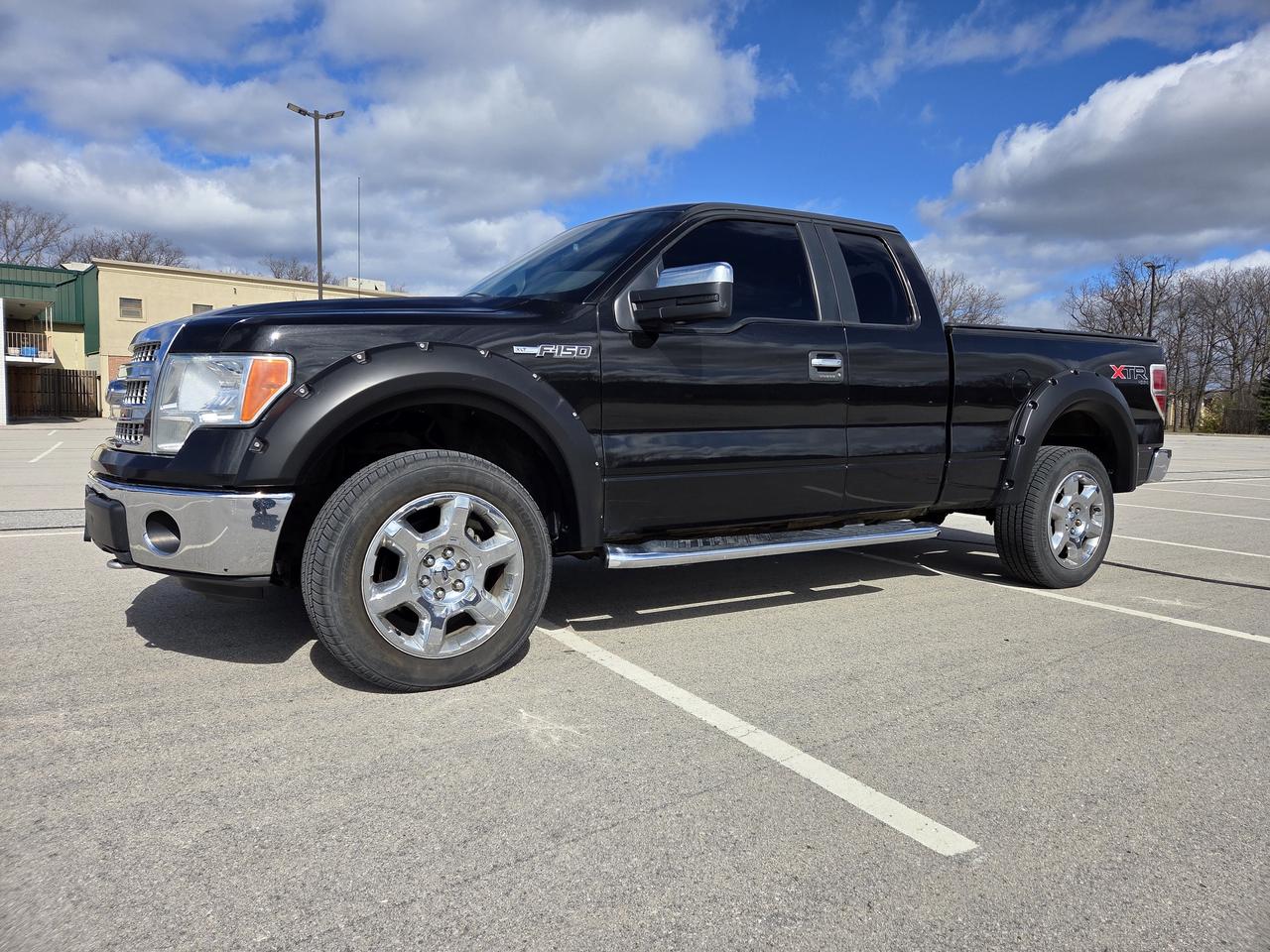 2013 Ford F-150 4WD SuperCab 145" XLT, DRIVES GREAT, MUST SEE! Photo