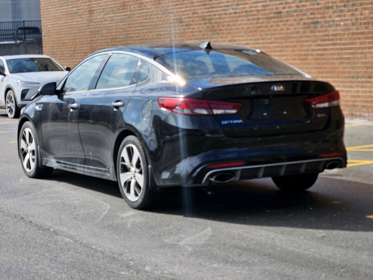 2016 Kia Optima SXL Turbo, Nav, Leather, Sunroof Photo