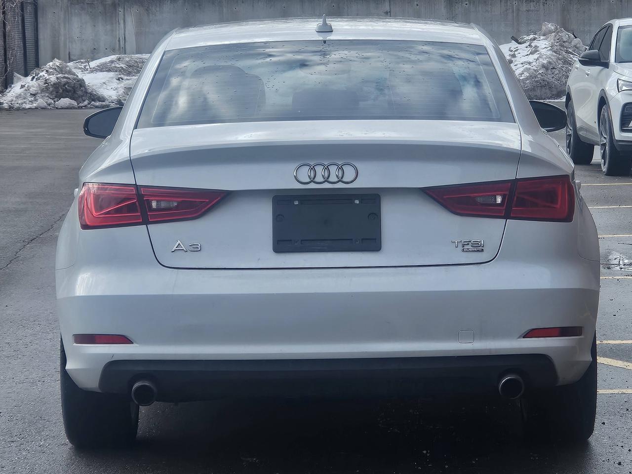 2015 Audi S3 quattro 2.0T Komfort Photo4