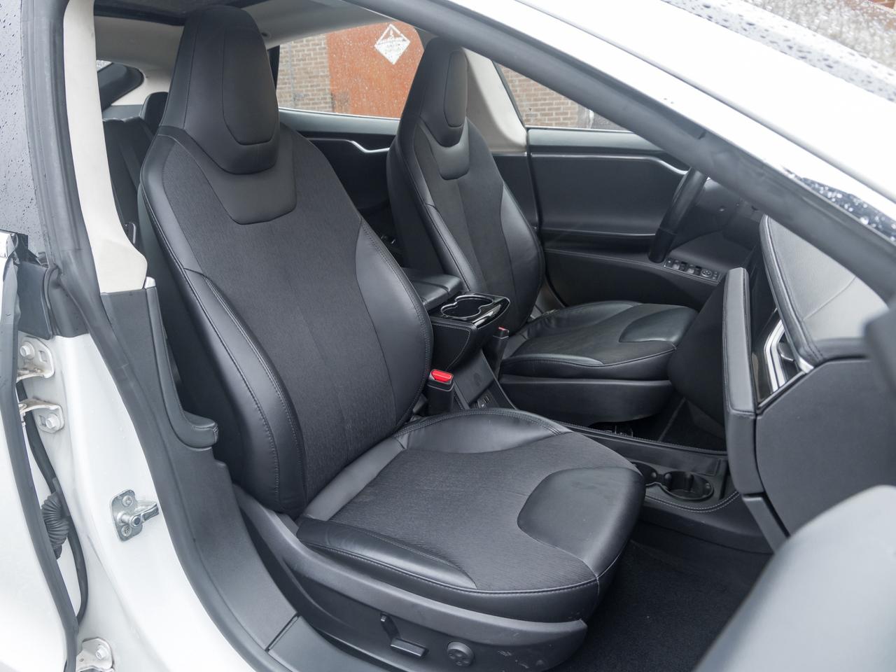 2014 Tesla Model S Performance Photo