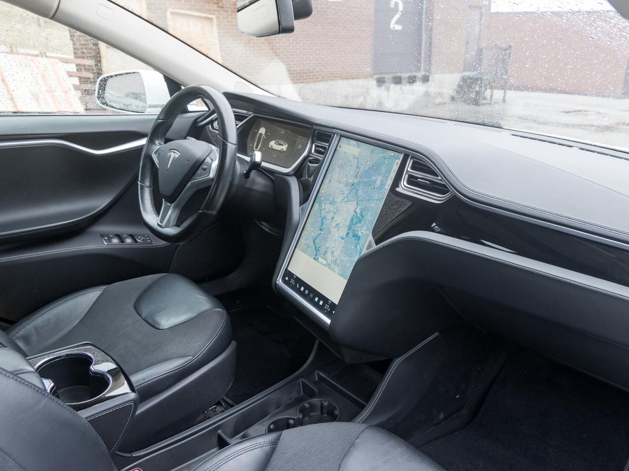 2014 Tesla Model S Performance Photo