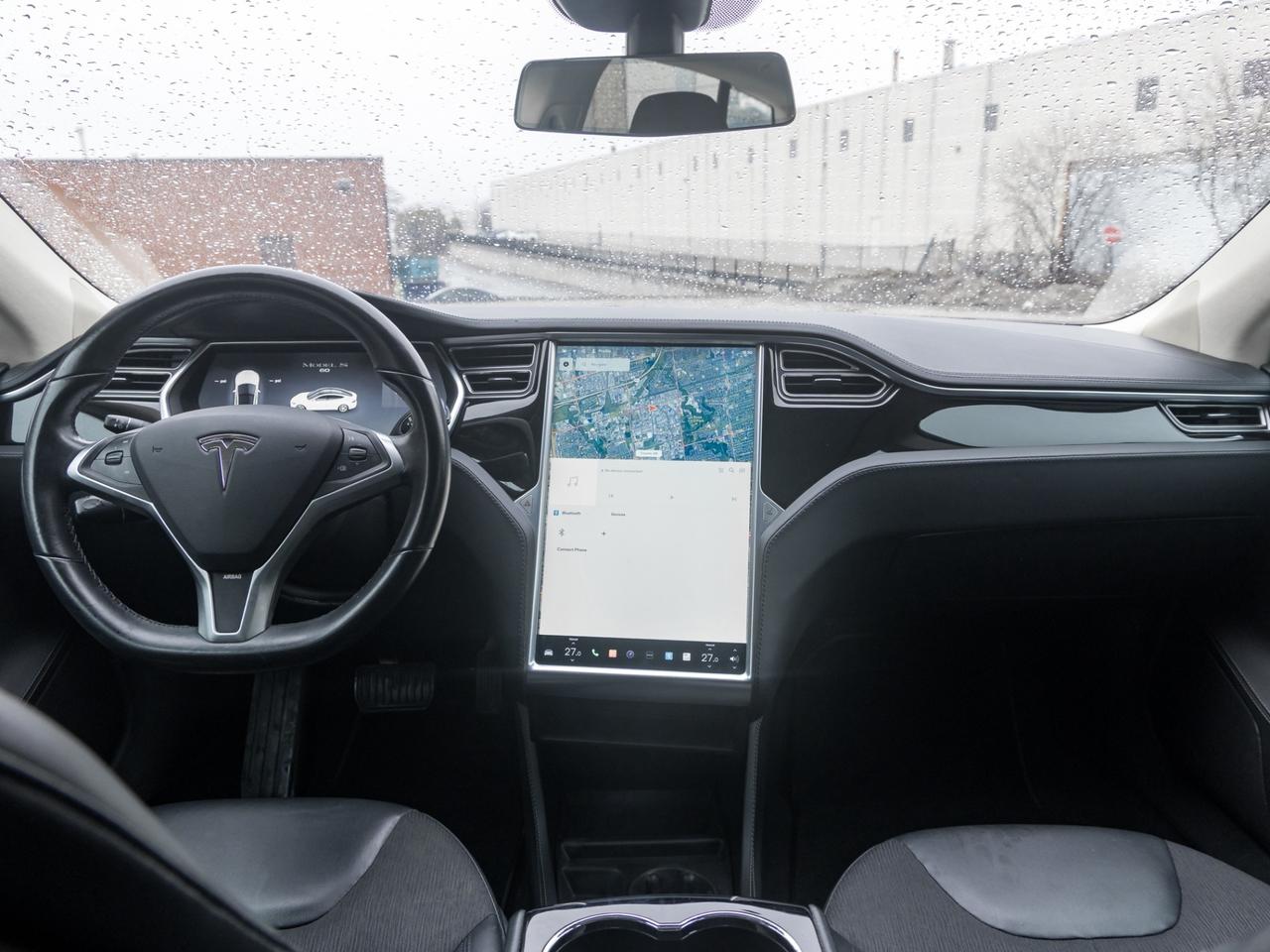 2014 Tesla Model S Performance Photo