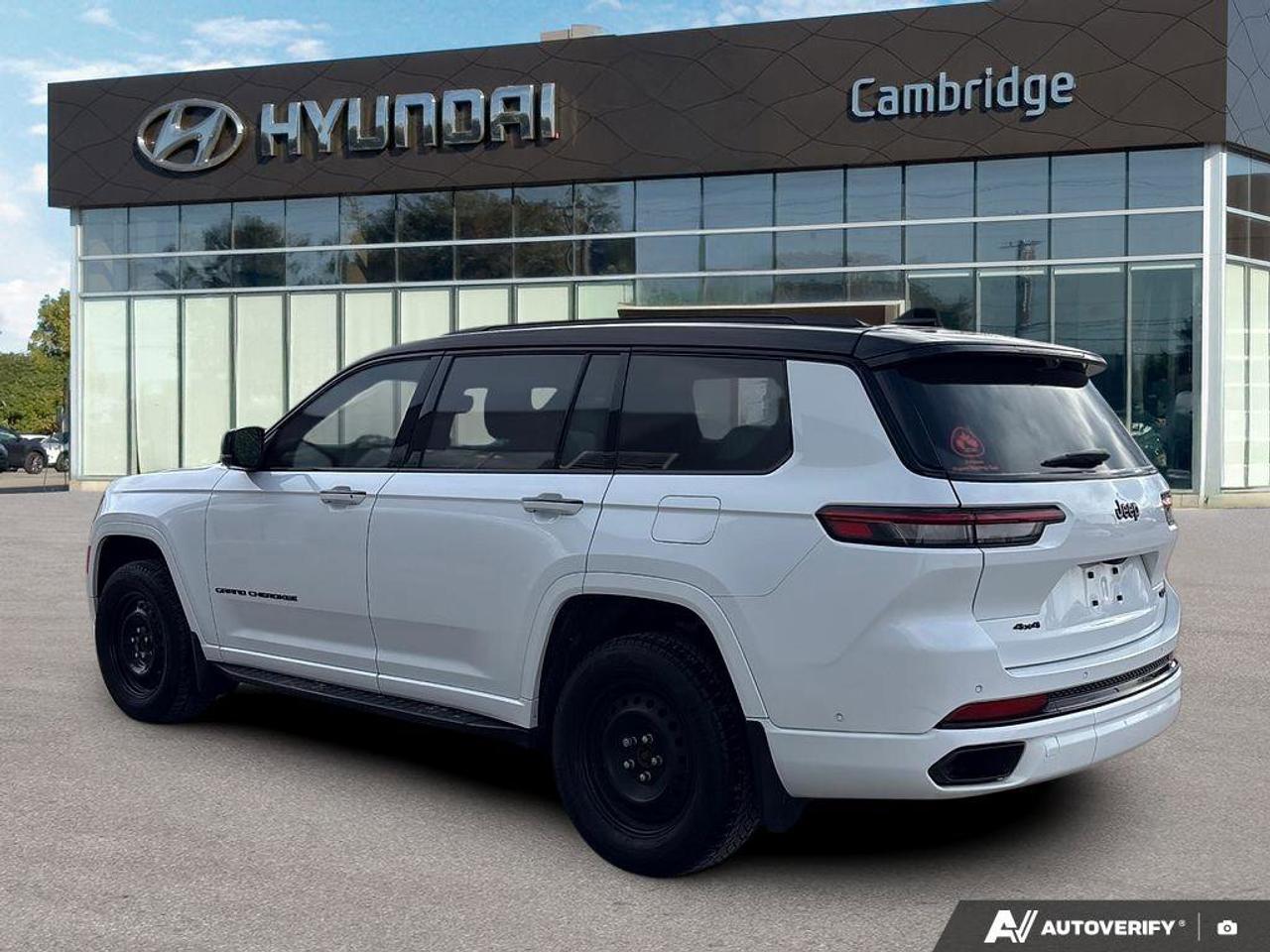 2023 Jeep Grand Cherokee L Summit Reserve Photo