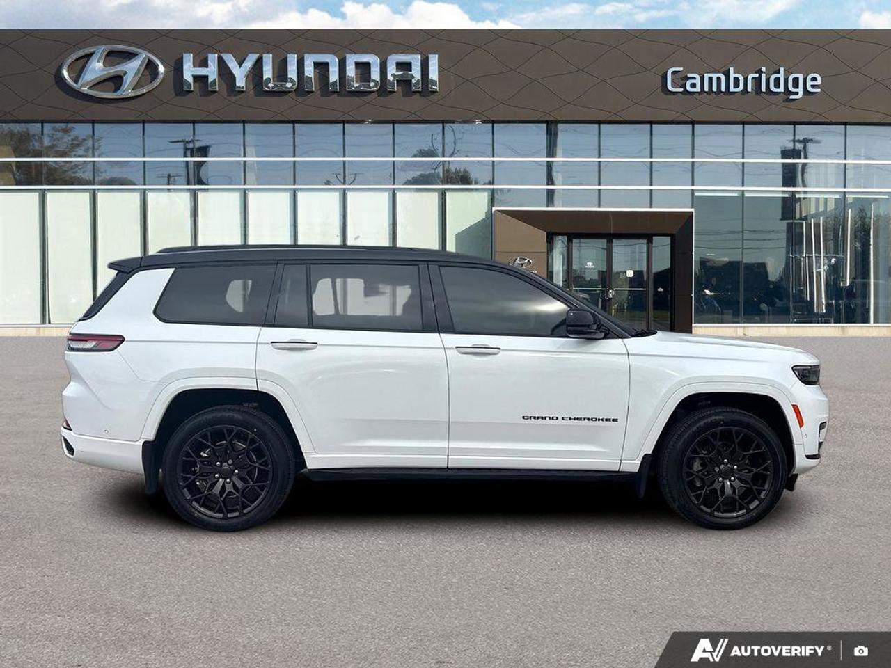 2023 Jeep Grand Cherokee L Summit Reserve   NO ACCIDENTS   ONE OWNER   SOLD! Photo