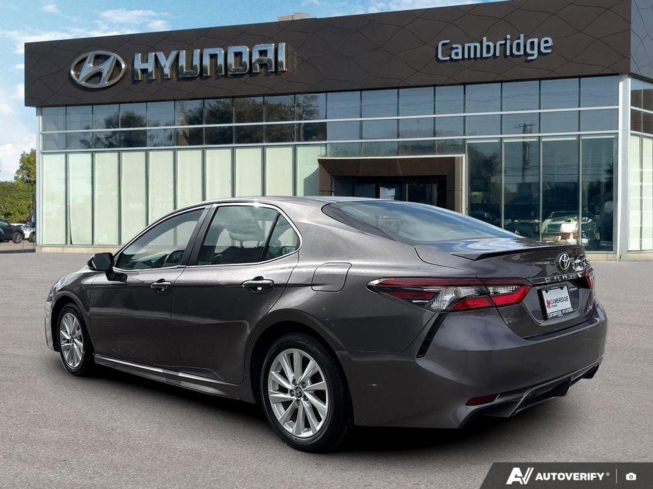 2024 Toyota Camry SE Photo4