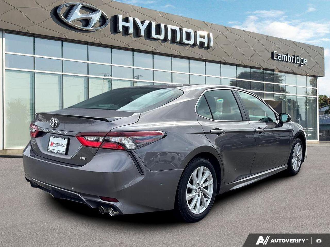 2024 Toyota Camry SE Photo