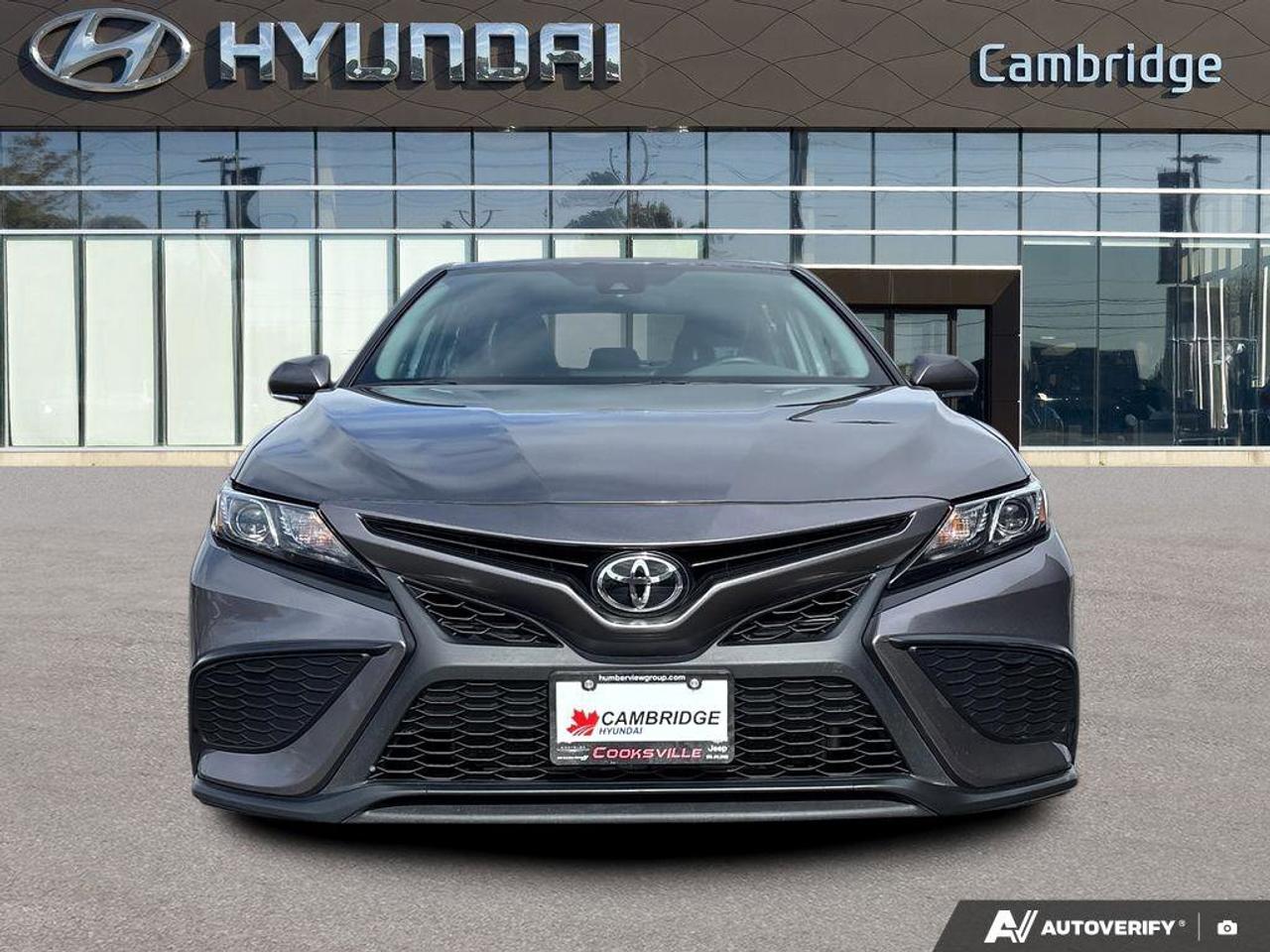 2024 Toyota Camry SE Photo