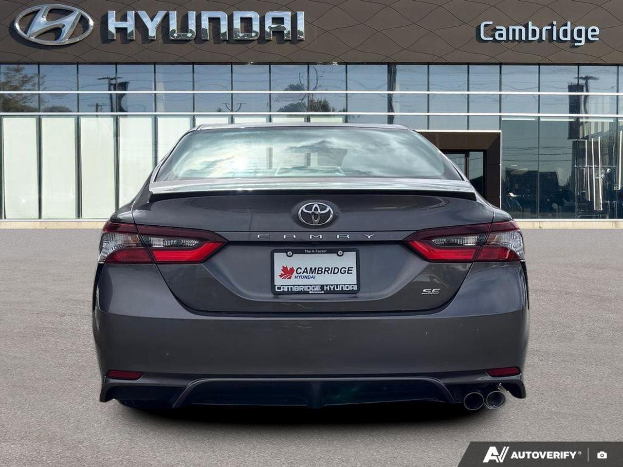 2024 Toyota Camry SE Photo