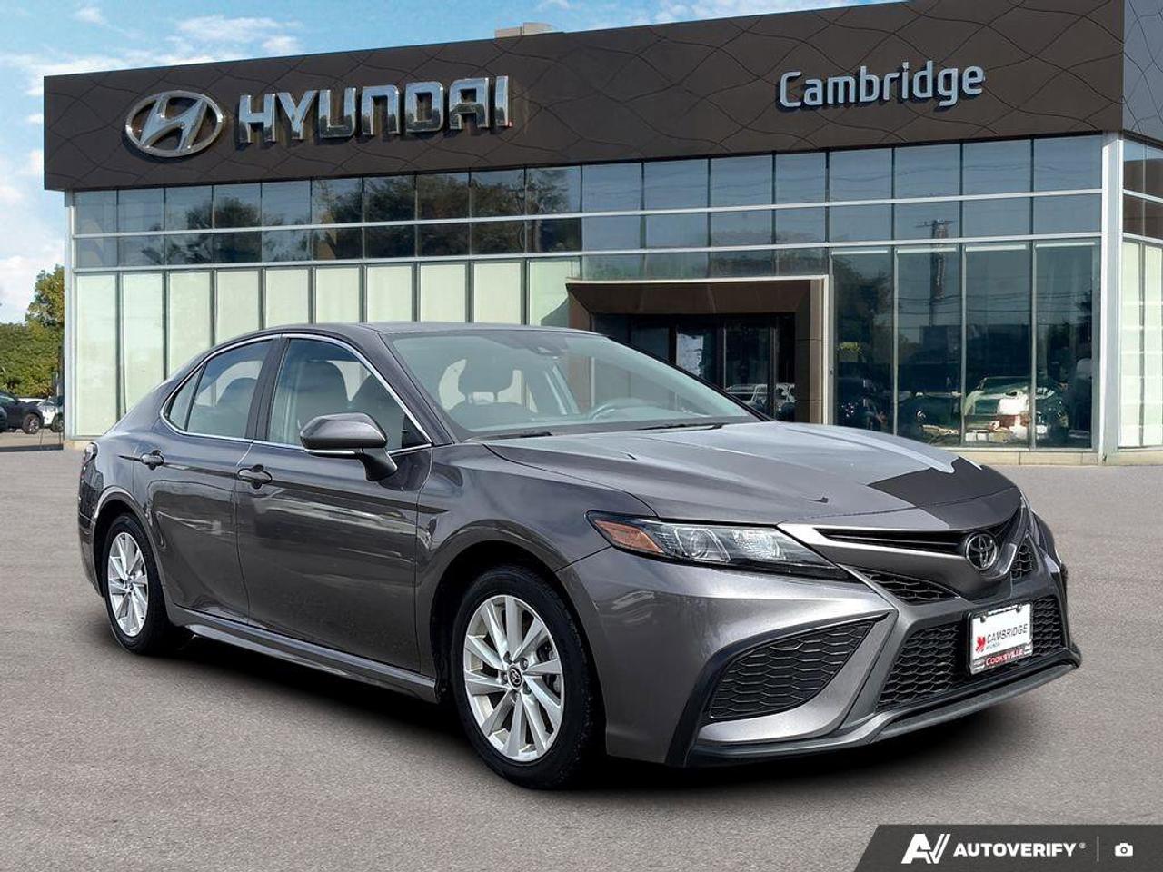 2024 Toyota Camry SE Photo