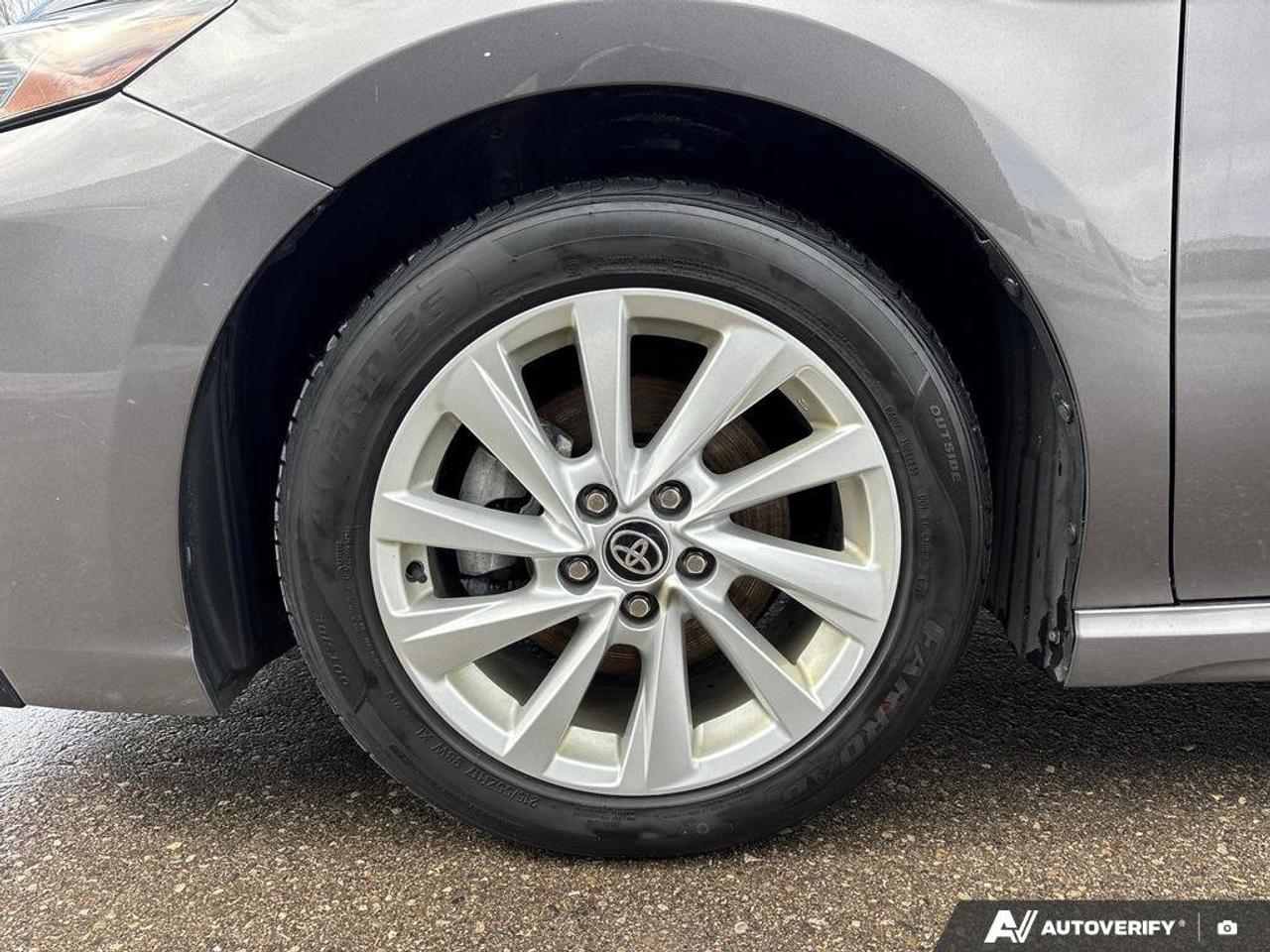 2024 Toyota Camry SE Photo