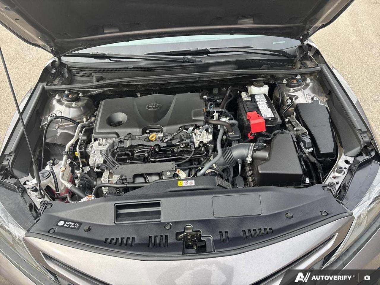 2024 Toyota Camry SE   NO ACCIDENTS   HEATED SEATS   6.1L/100KM Photo