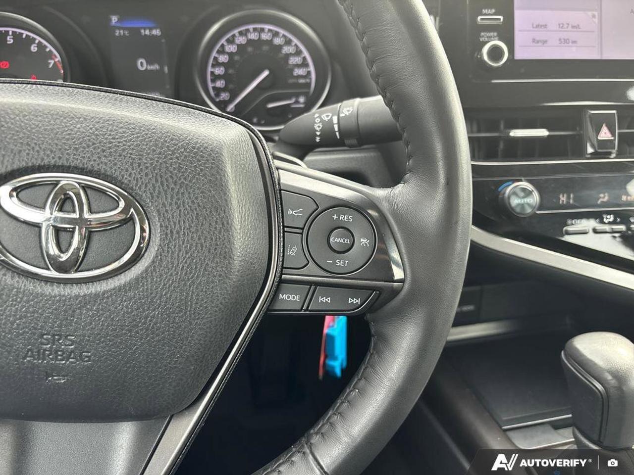 2024 Toyota Camry SE   NO ACCIDENTS   HEATED SEATS   6.1L/100KM Photo