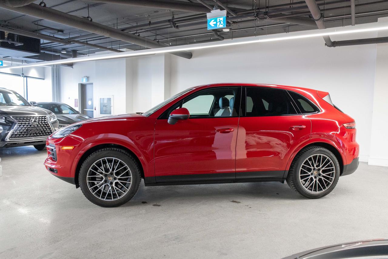 2022 Porsche Cayenne Premium Pkg + RS design Rims Safety Certified Photo2