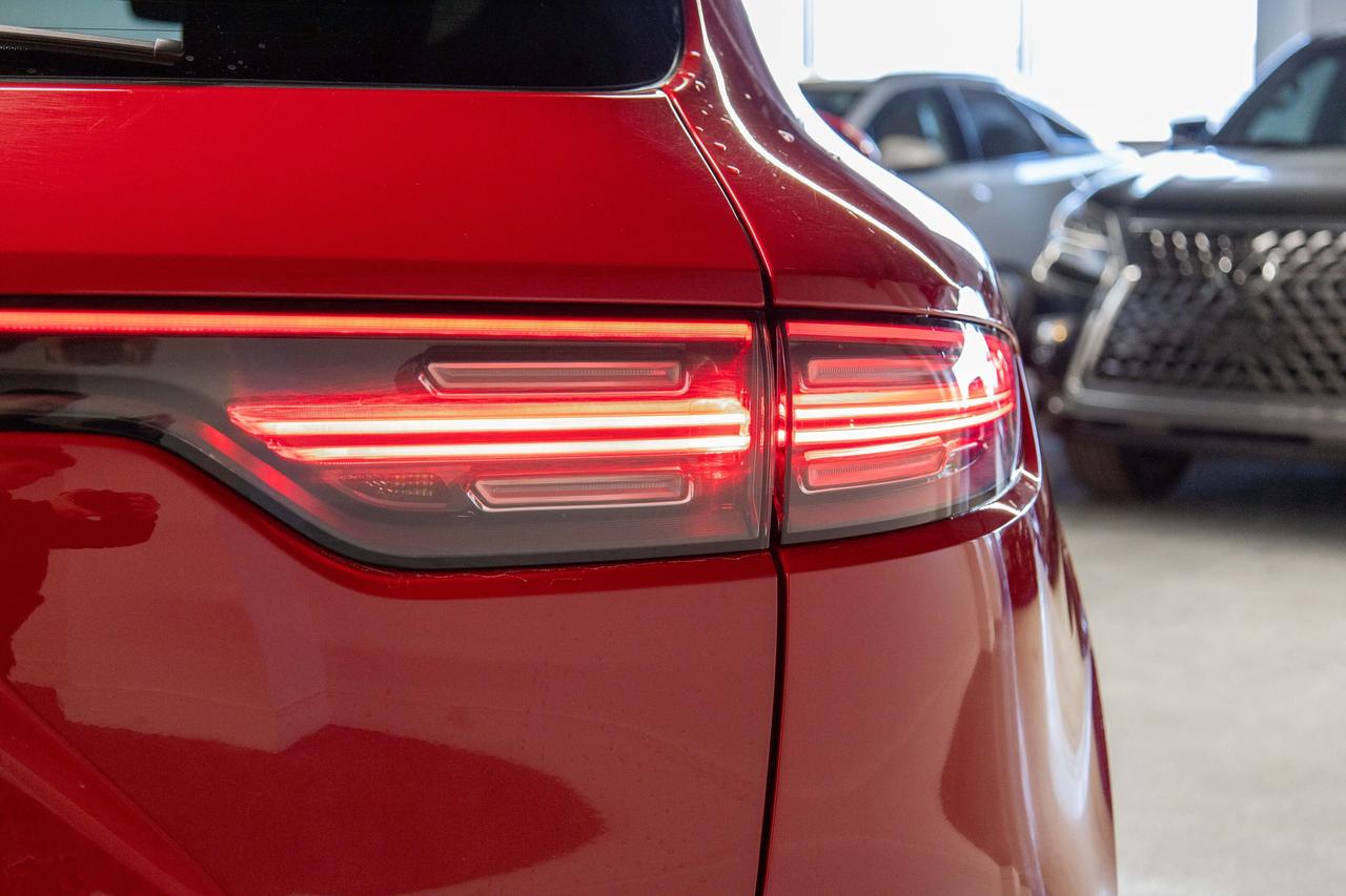 2022 Porsche Cayenne Premium Pkg + RS design Rims Safety Certified Photo