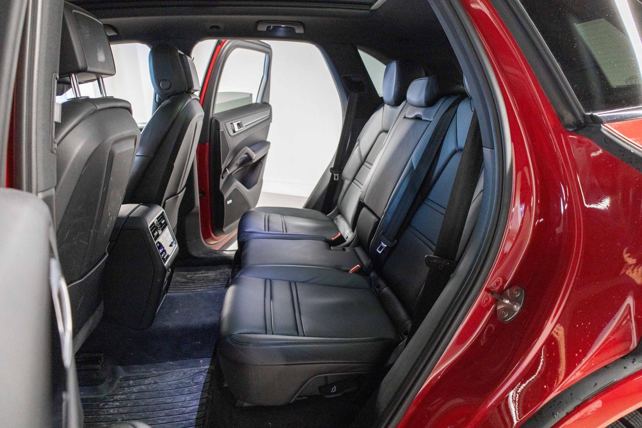 2022 Porsche Cayenne Premium Pkg + RS design Rims Safety Certified Photo