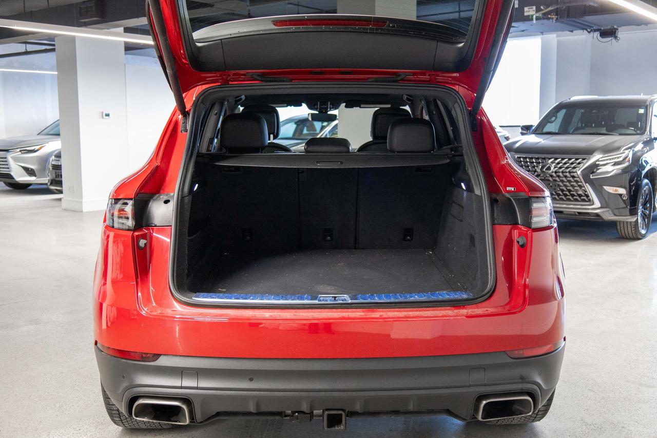 2022 Porsche Cayenne Premium Pkg + RS design Rims Safety Certified Photo