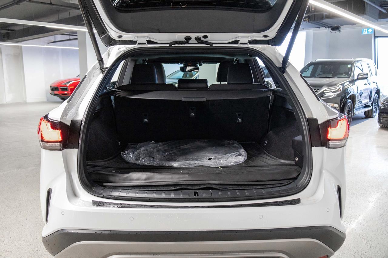 2023 Lexus RX 350h Premium Pkg Lexus Certified Welcome Trades Photo