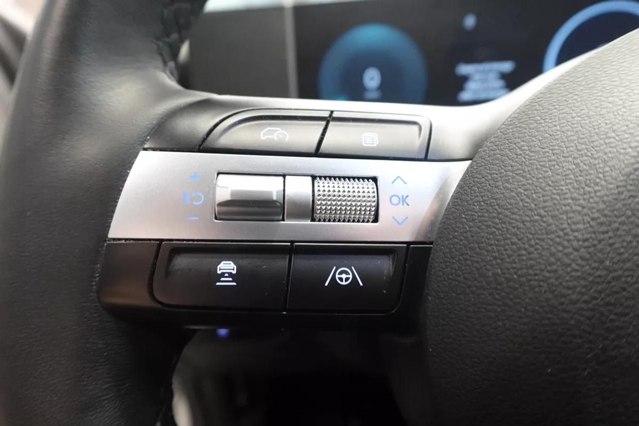 2025 Hyundai Tucson XRT PRO   HEATED SEATS   HEATED WHEEL   LEATHER Photo