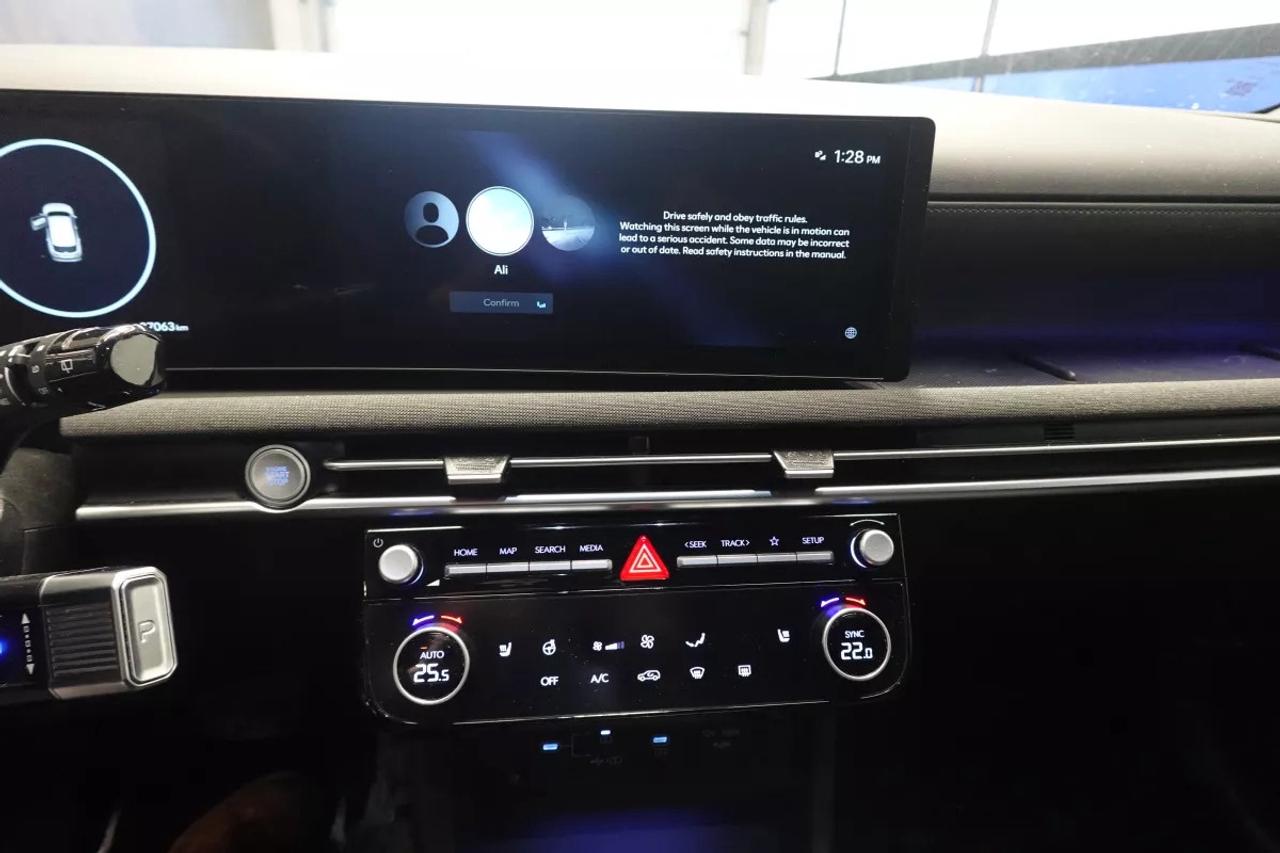 2025 Hyundai Tucson XRT PRO   HEATED SEATS   HEATED WHEEL   LEATHER Photo