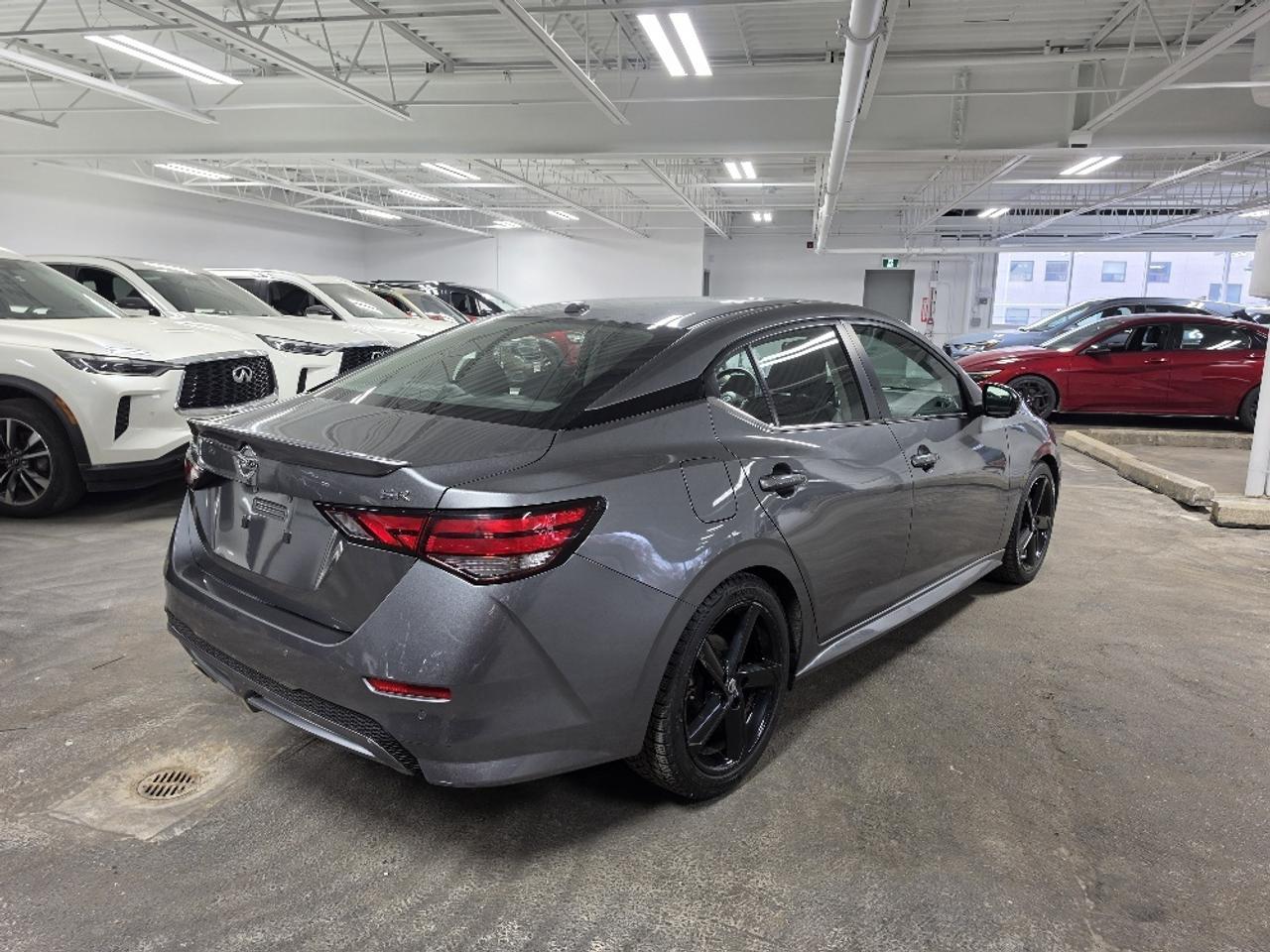 2021 Nissan Sentra SR CVT Photo