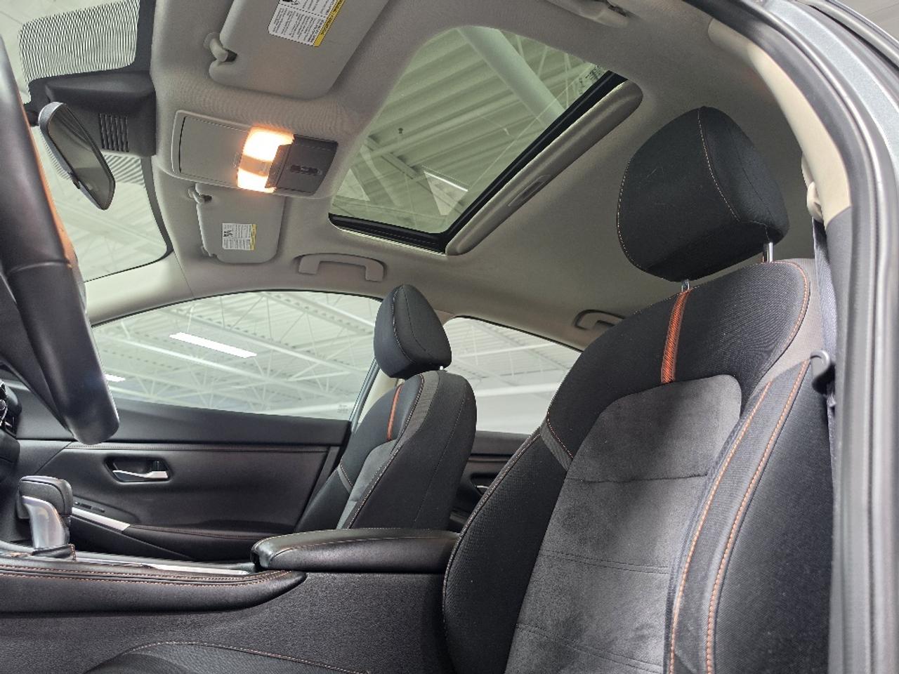 2021 Nissan Sentra SR CVT Photo