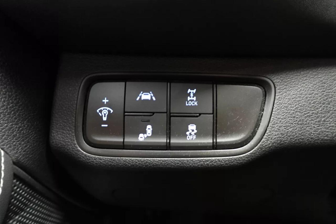 2020 Hyundai Santa Fe PREFERRED TREND   LEATHER SEATS   HEATED SEATS   H Photo
