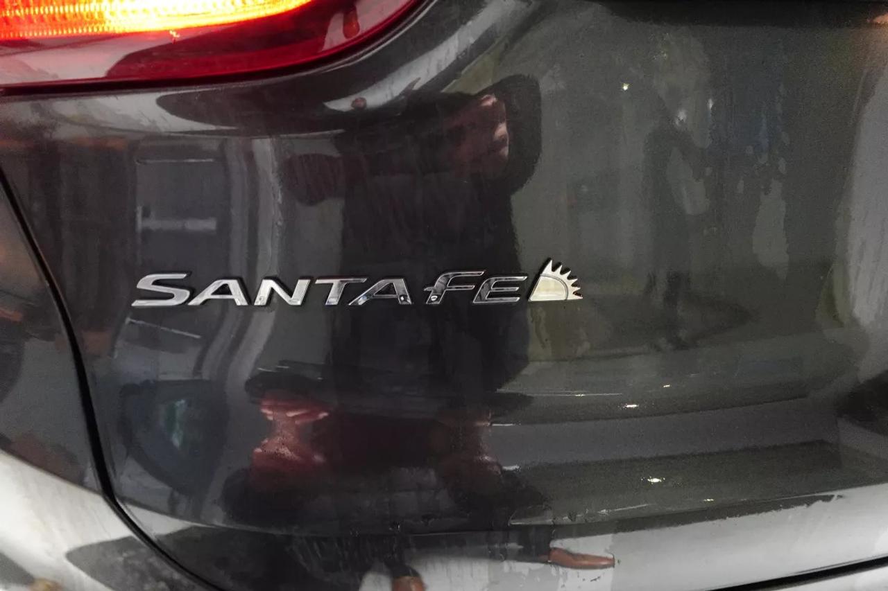 2020 Hyundai Santa Fe PREFERRED TREND   LEATHER SEATS   HEATED SEATS   H Photo