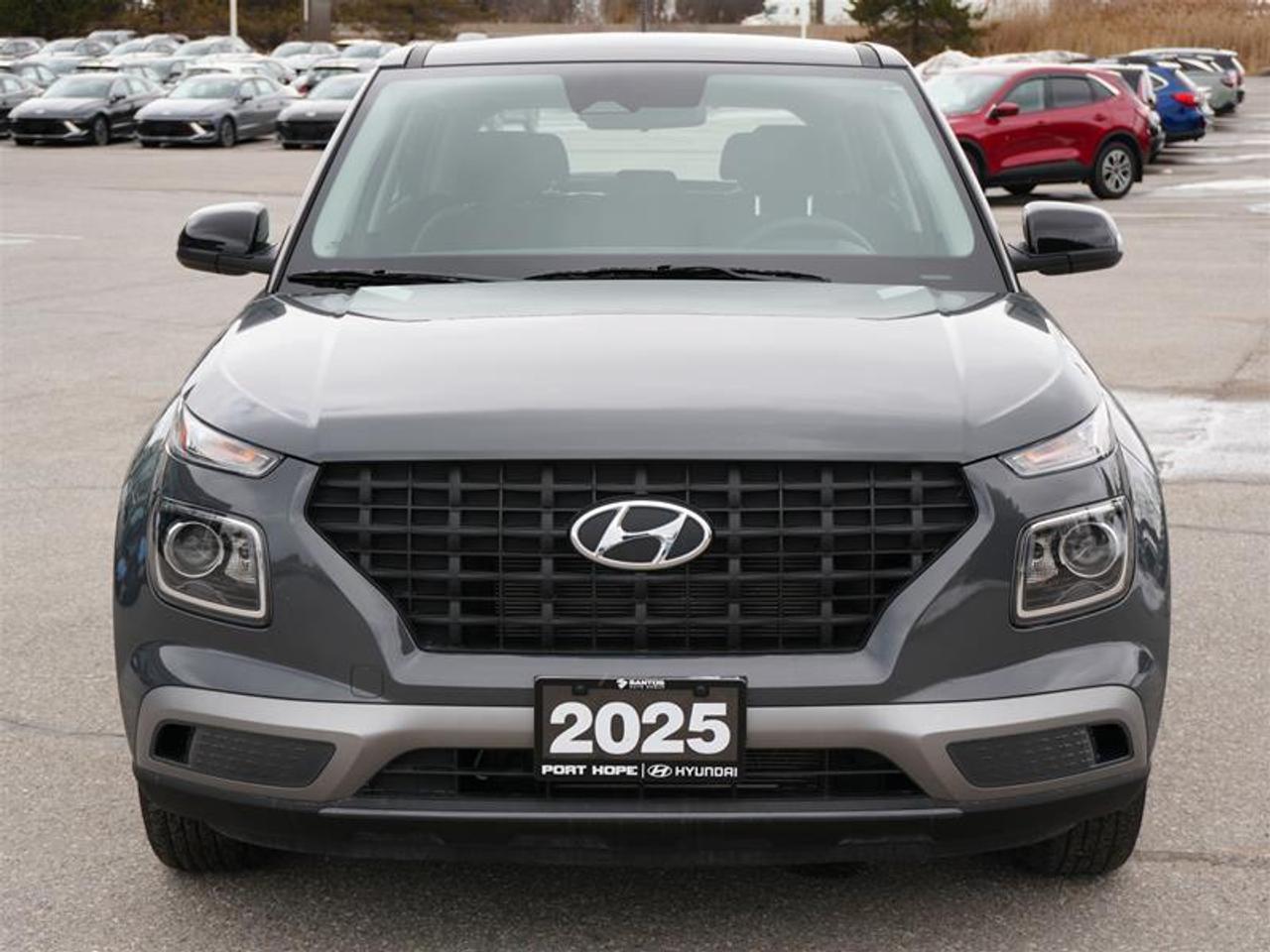 2025 Hyundai Venue Essential IVT w/Two-Tone Photo