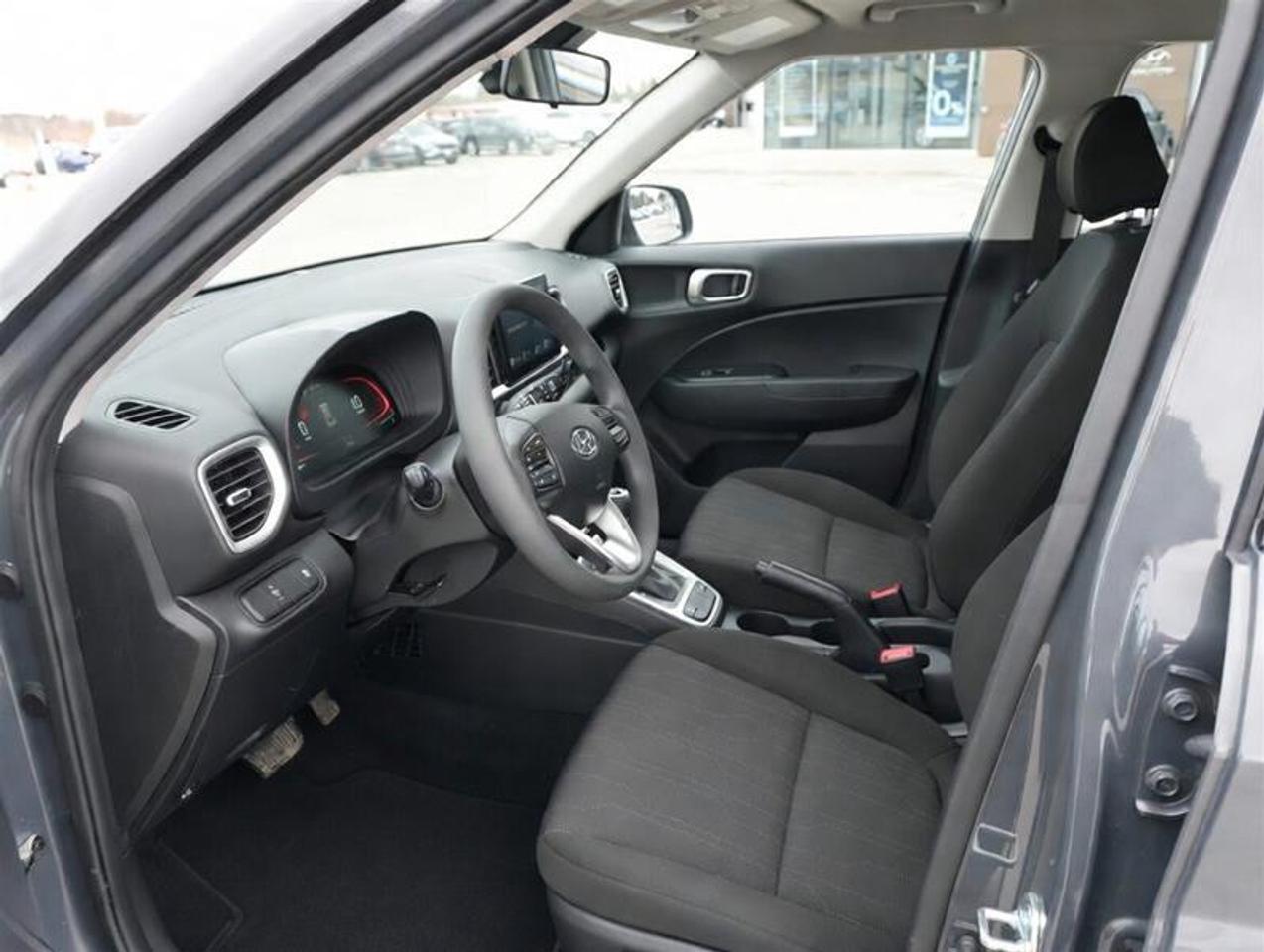 2025 Hyundai Venue Essential IVT w/Two-Tone Photo