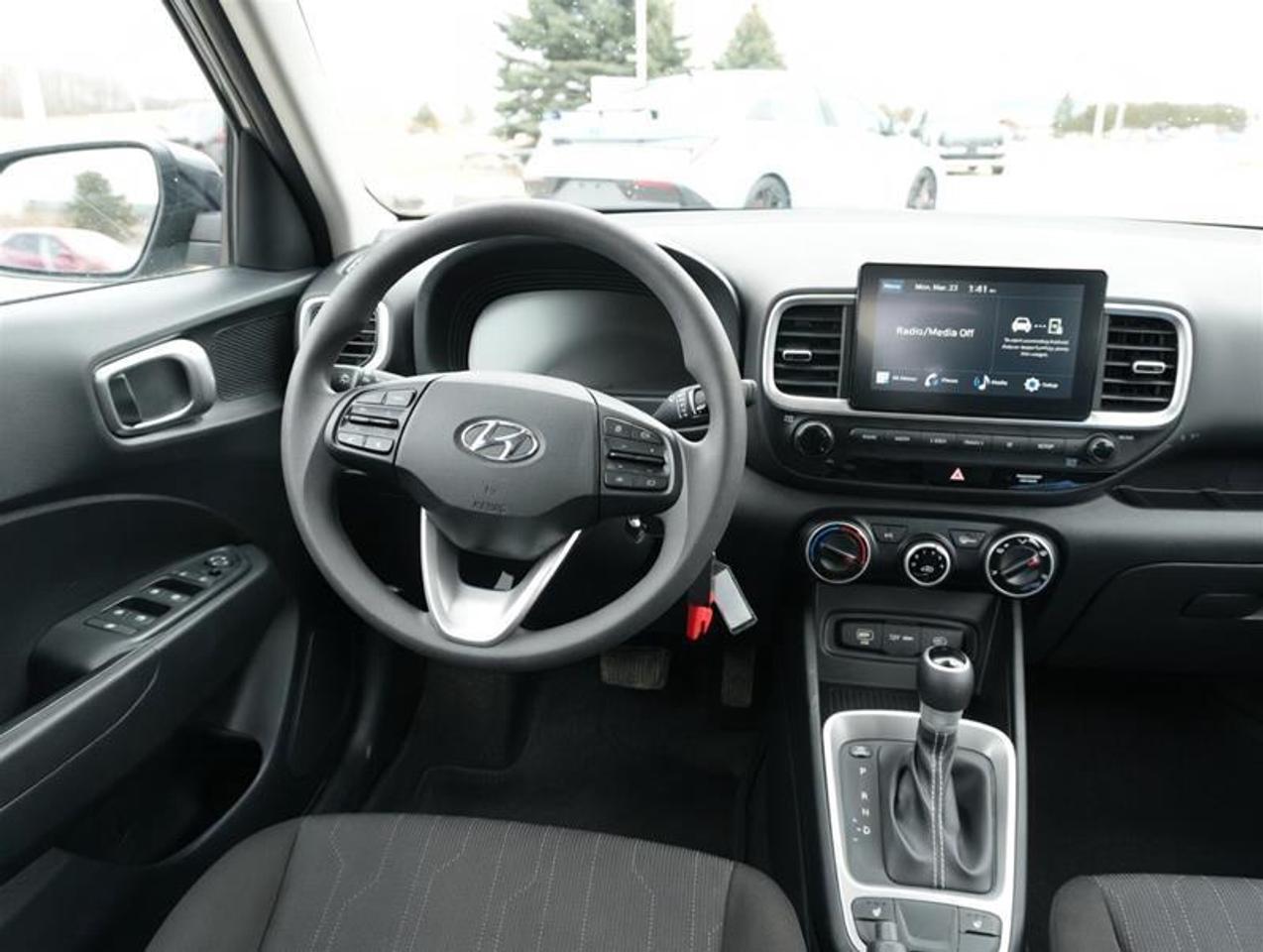 2025 Hyundai Venue Essential IVT w/Two-Tone Photo