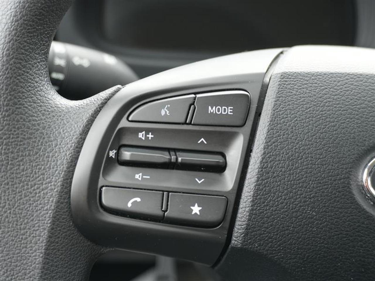 2025 Hyundai Venue Essential IVT w/Two-Tone Photo