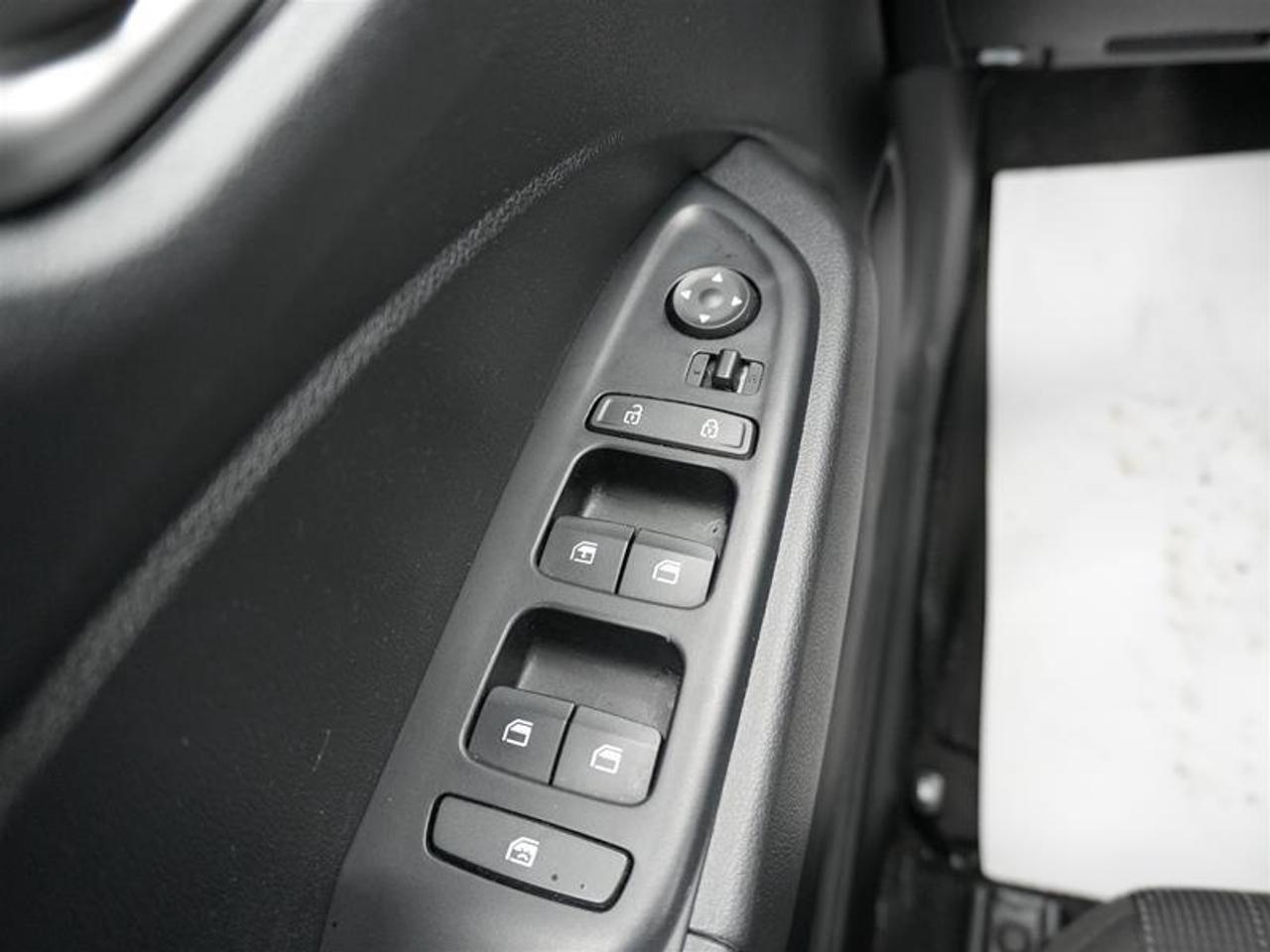 2025 Hyundai Venue Essential IVT w/Two-Tone Photo