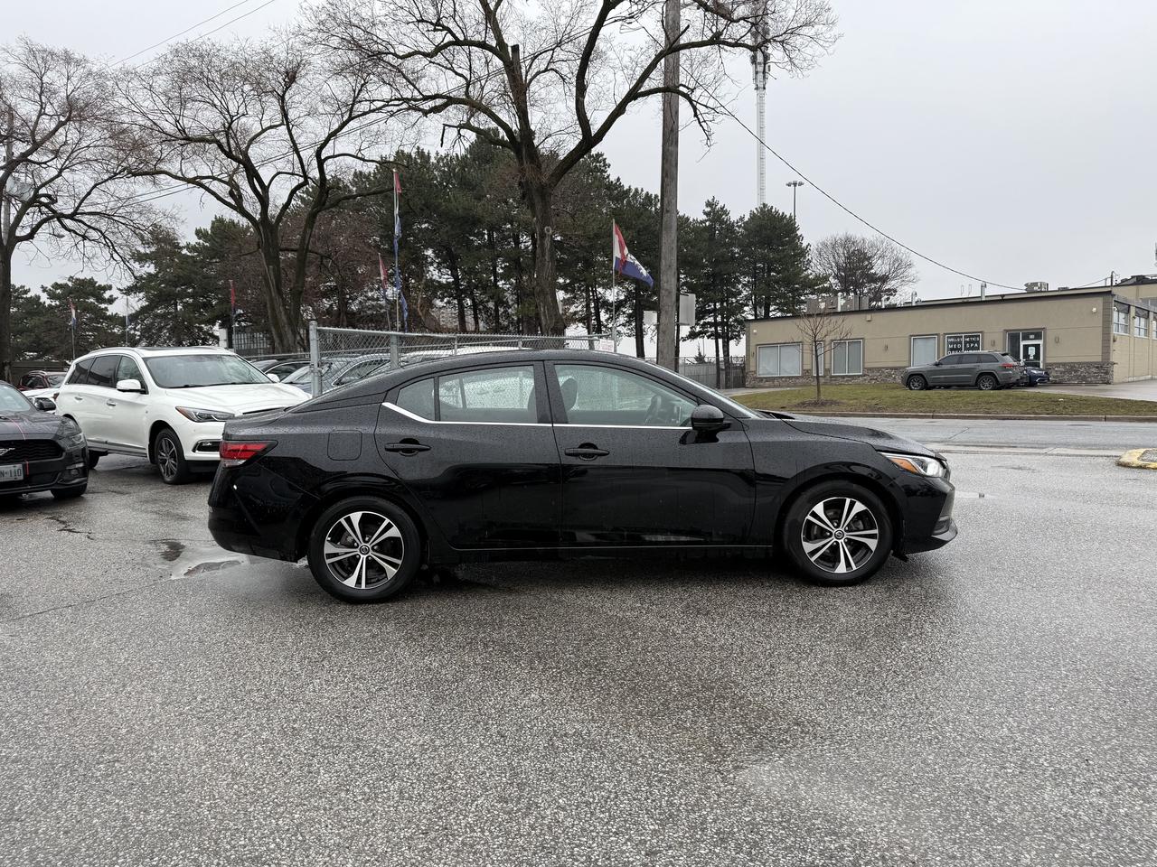 2023 Nissan Sentra NO ACCIDENTS l SV l Nissan Warranty l FWD Photo