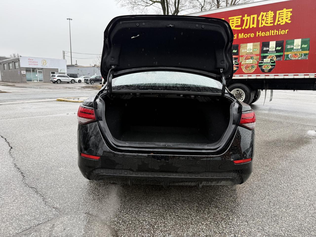 2023 Nissan Sentra NO ACCIDENTS l SV l Nissan Warranty l FWD Photo