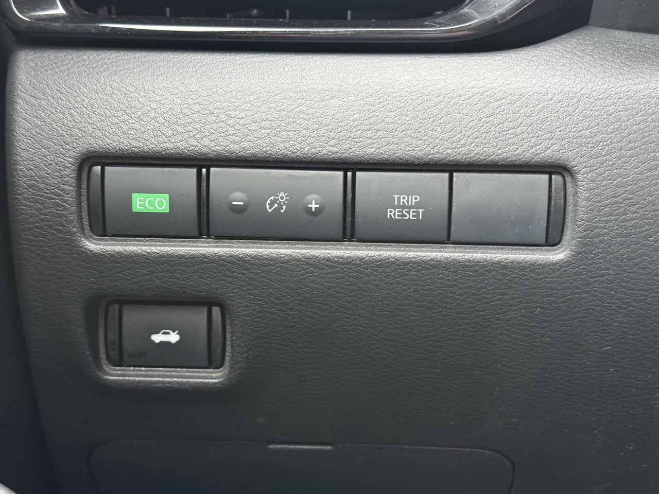 2023 Nissan Sentra NO ACCIDENTS l SV l Nissan Warranty l FWD Photo