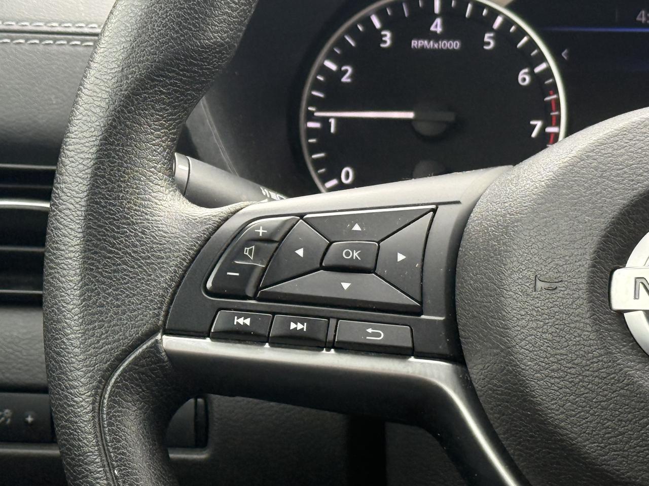 2023 Nissan Sentra NO ACCIDENTS l SV l Nissan Warranty l FWD Photo