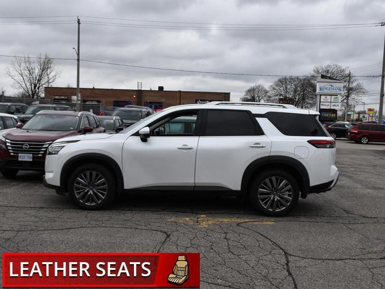 2025 Nissan Pathfinder SL   8 Passenger   Leather   Roof   Navi   360 Cam Photo
