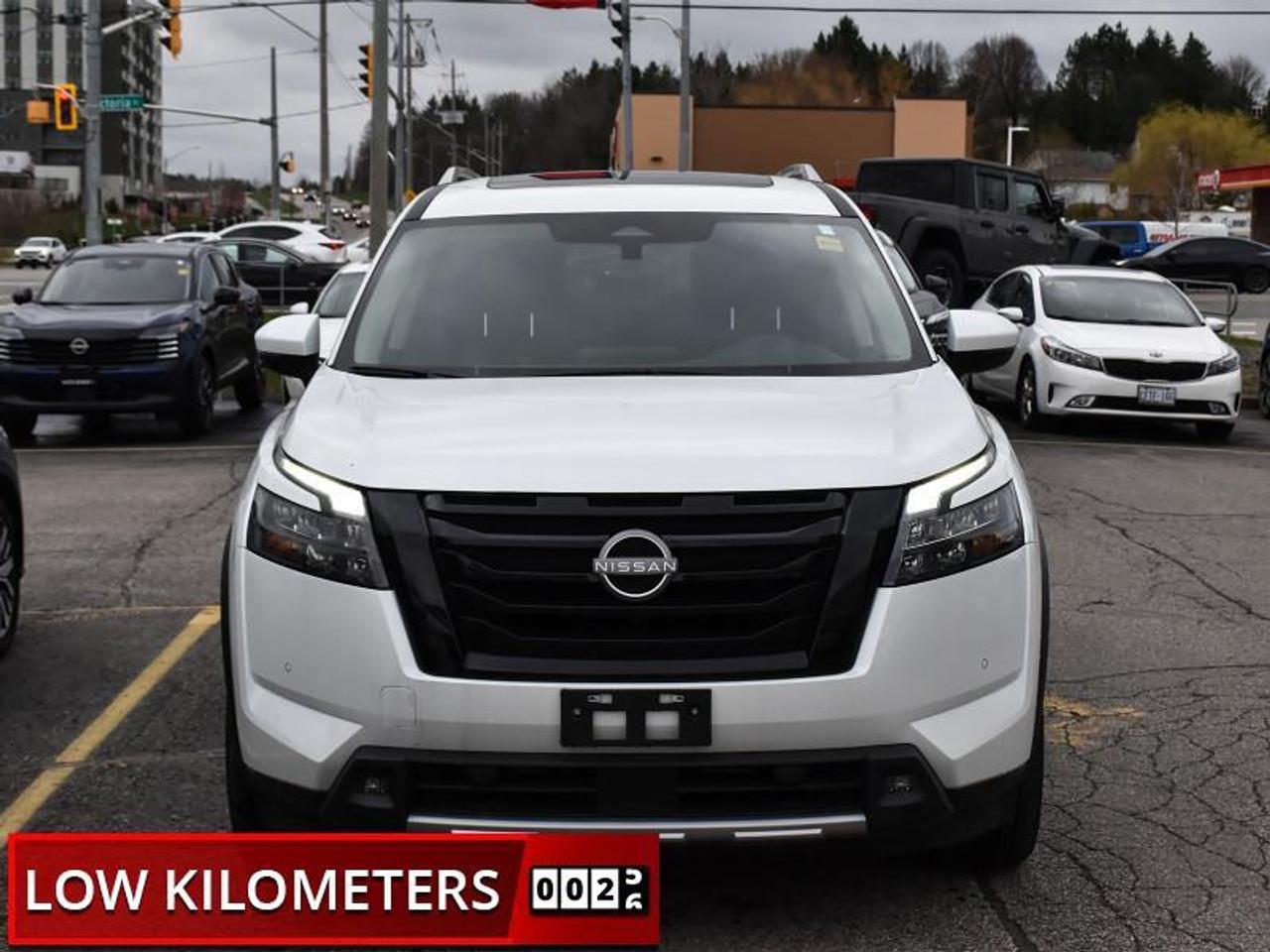 2025 Nissan Pathfinder SL   8 Passenger   Leather   Roof   Navi   360 Cam Photo
