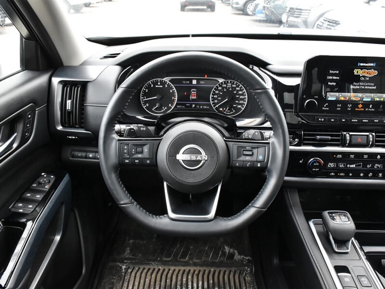 2025 Nissan Pathfinder SL   8 Passenger   Leather   Roof   Navi   360 Cam Photo