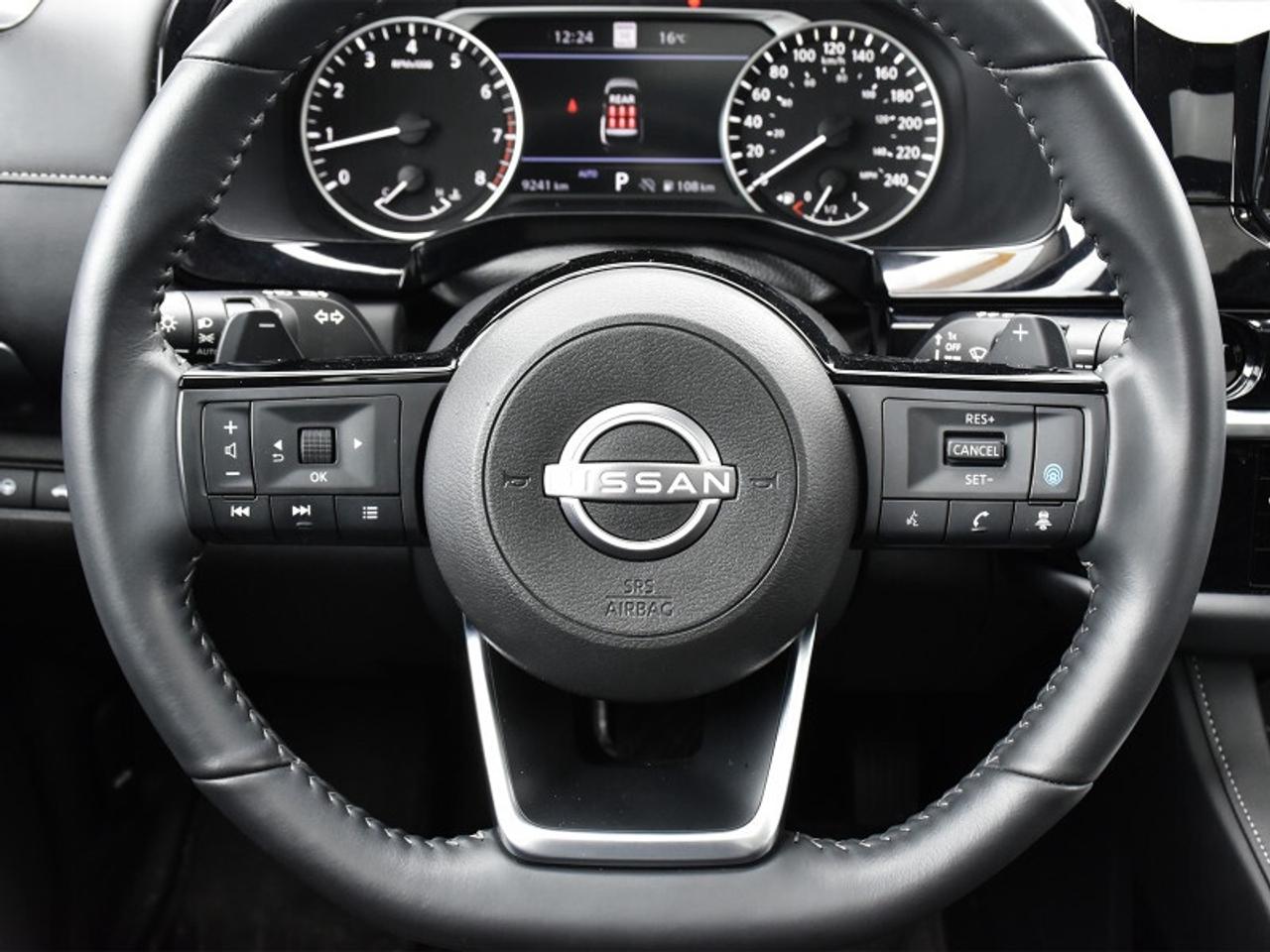 2025 Nissan Pathfinder SL   8 Passenger   Leather   Roof   Navi   360 Cam Photo