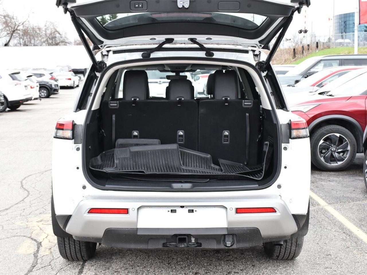 2025 Nissan Pathfinder SL   8 Passenger   Leather   Roof   Navi   360 Cam Photo