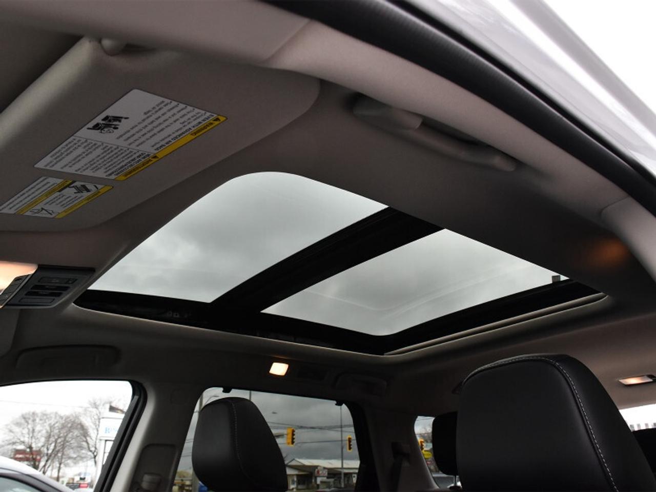 2025 Nissan Pathfinder SL   8 Passenger   Leather   Roof   Navi   360 Cam Photo
