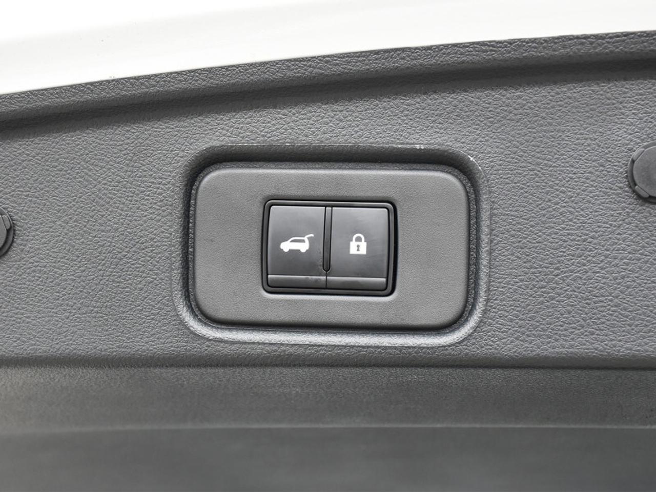 2025 Nissan Pathfinder SL   8 Passenger   Leather   Roof   Navi   360 Cam Photo